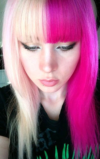Illustration for article titled Split Dye Hair: Love it or hate it?